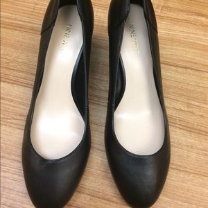 vintage Nine West Black Pumps SIZE 9